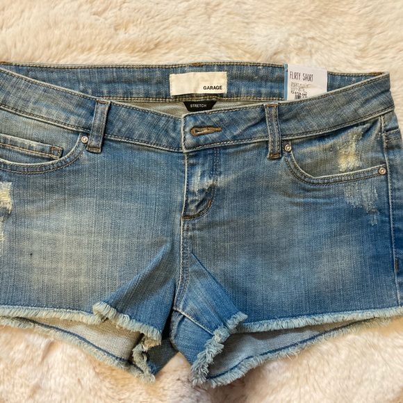 Garage Flirty Short  NWT - Picture 2 of 4